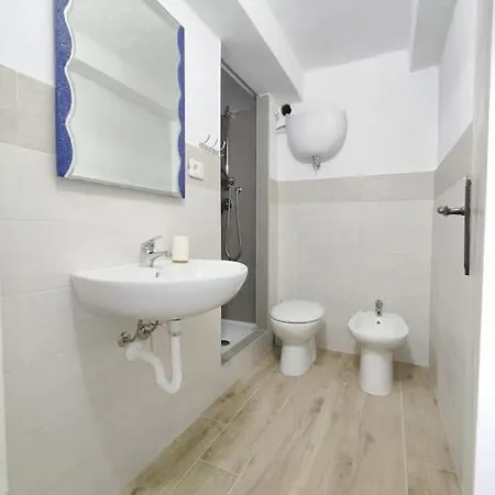 Gest Short Rent 4 סיינה