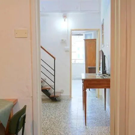 Gest Short Rent 4 סיינה